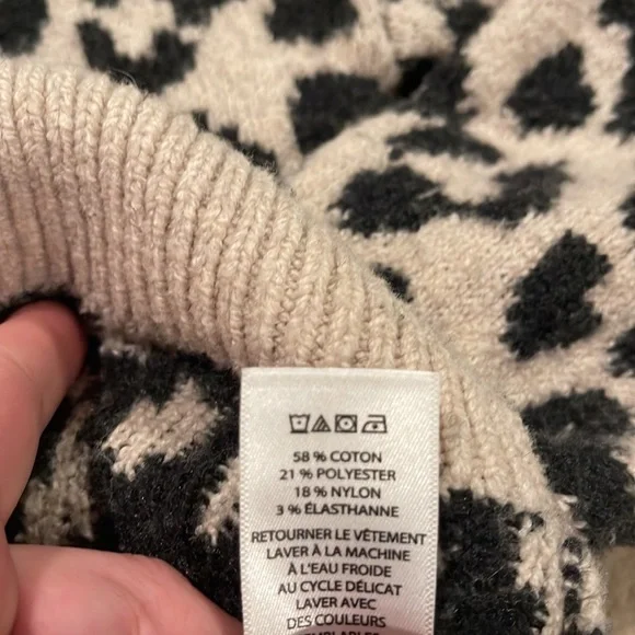 Yet Again Cheetah 🐆 Sweater Juniors Size S - Picture 5 of 5